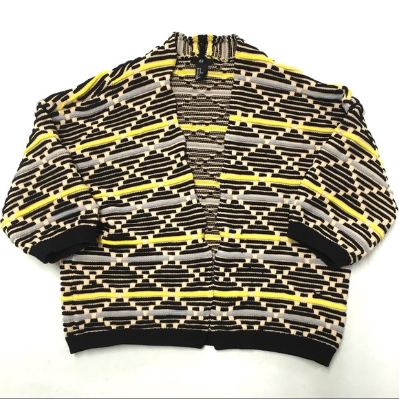 H&M Sweaters - H&M oversized textured chunky shrug sweater M